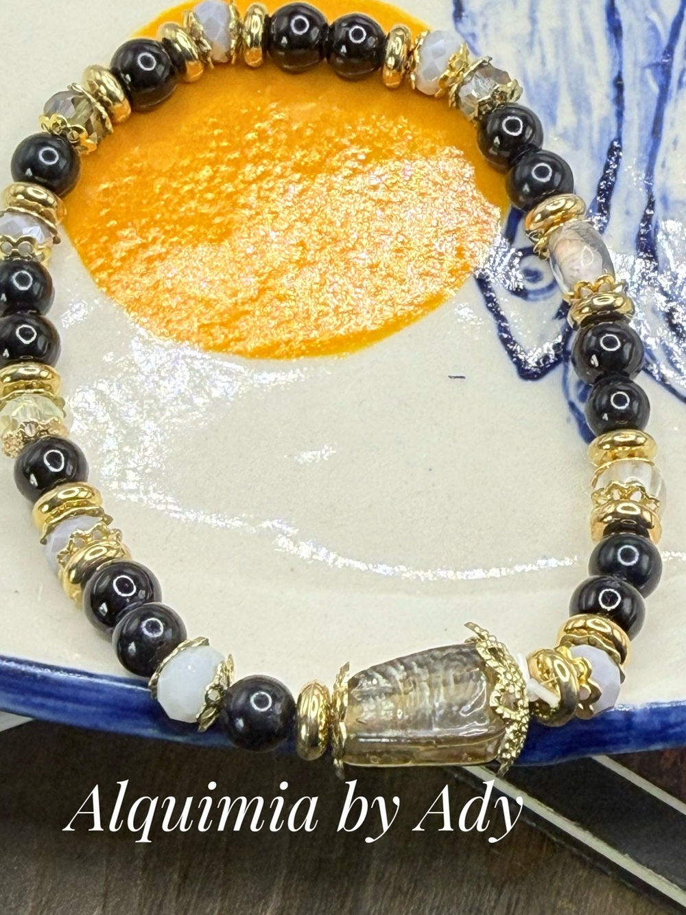 Gold and black onyx gemstones bracelet beaded